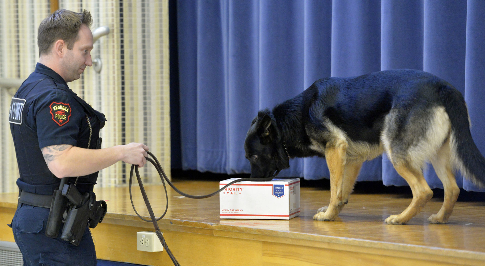 KPD K9S AT HARVEY SCHOOL
